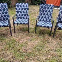 4 stackable garden chairs + cushions