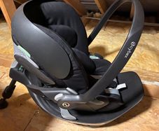 Cybex Cloud i-size rotating car seat and base