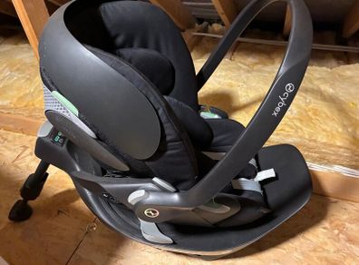 Cybex Cloud i-size rotating car seat and base