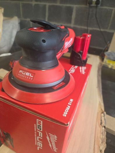 Milwaukee m12 Sander