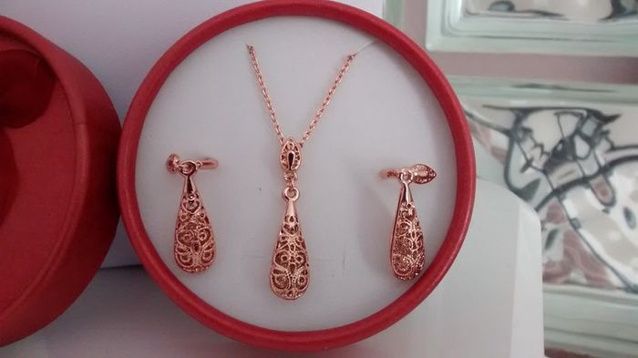 Pendant and Earrings Set