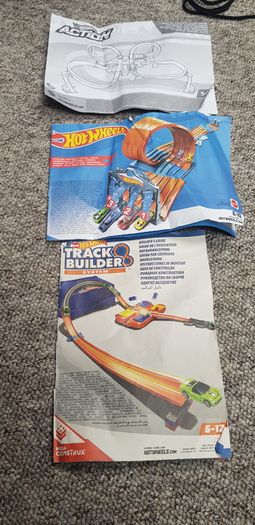 Hotwheels tracks and accessories