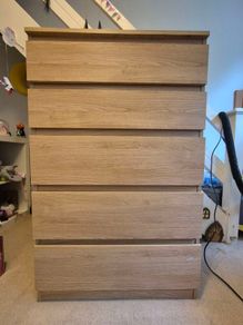 chest of drawers