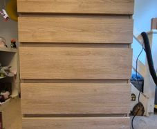 chest of drawers