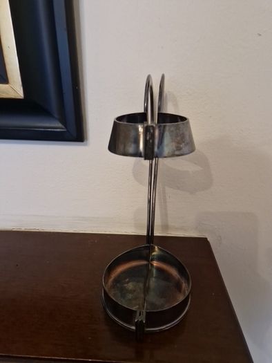 champagne holder
