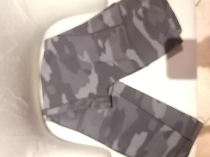 Sweaty Betty 7/8 camo leggings S