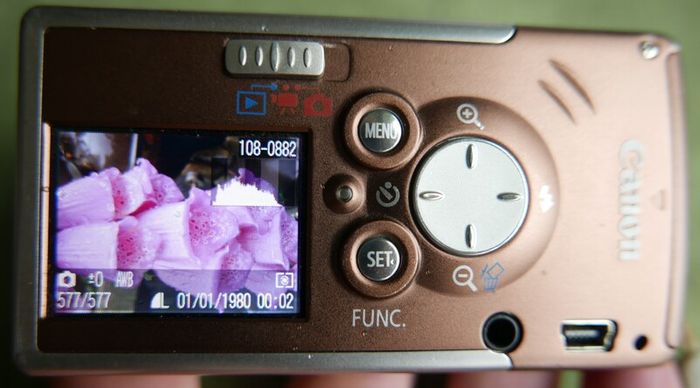 Canon Ixusi Ixusi 4.0mp Digital Camera Pc1060 And Bag ,sd Card