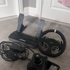 Moza R5 Steering wheel bundle