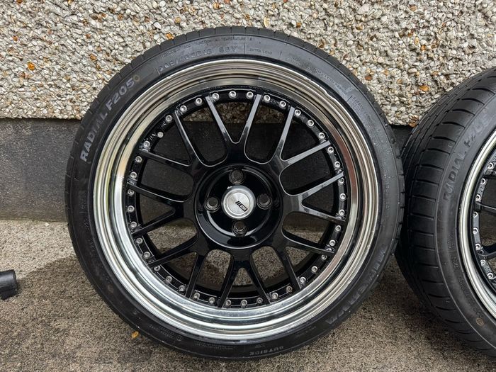 18 inch SSR Professor MS1 split wheels.