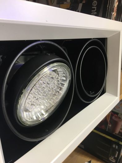 Recessed Display Lights with Par 30 LED Bulbs