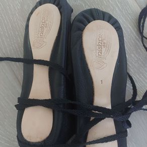 Size 1 Pomps