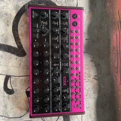 Behringer Edge - analogue percussion synthesizer
