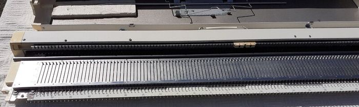 Chunky Electronic Knitting machine