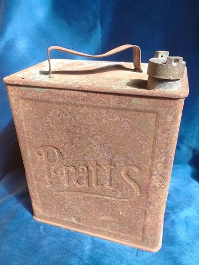 Pratt's 1920s antique fuel can
