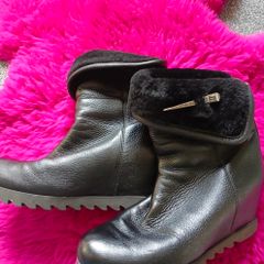 Sheepskin Boots