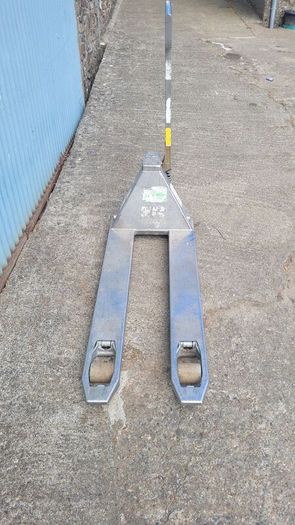 Pallet truck