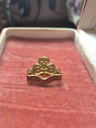 Vintage Girl Guild Trefoil Promise Badge