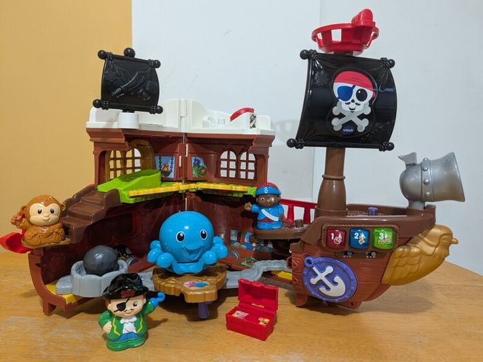 Toy ship