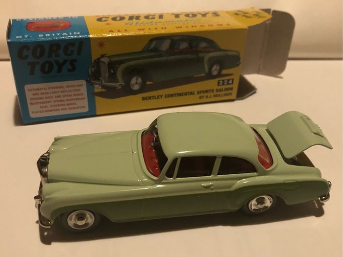 Corgi Toys 1/43 Porsche Carrera 6 & Bentley Continental Sports
