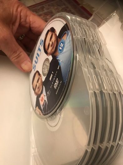 Suits-12 DVD's