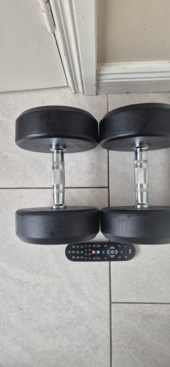 brand new 2x22.5kilo dumbbell weight set