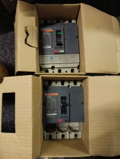 Merlin Gerin 40A MCC. Merlin Gerin MCCB 100 Amp Triple Pole Compact 100A NS100N TM40D
