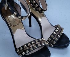 Michael Kors black and gold sandals Sz 40 (Fit 7-7.5UK) - Bnwot Rrp 240