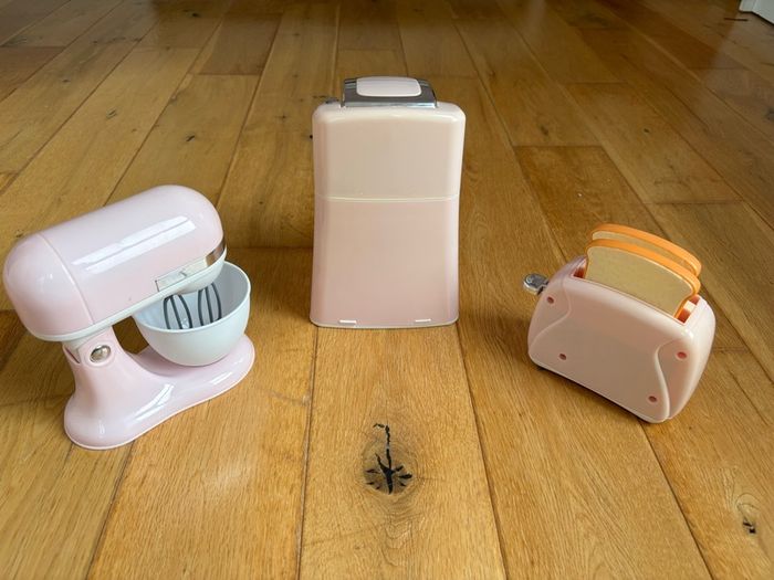 Classy Kitchen Appliance Set