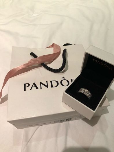 Pandora Shimmering Leaves Ring