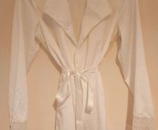 White women robe, perfect for bride, size M used once