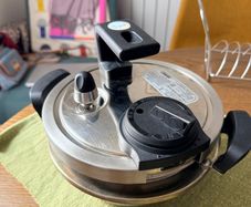 Stovetop Pressure Cooker - Perfect for Korean-Style Rice