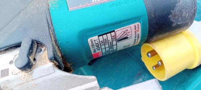 Makita saw