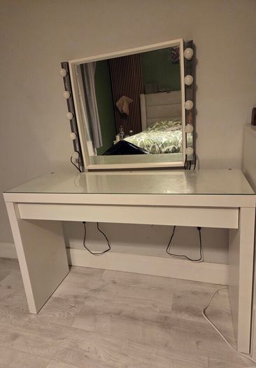 Dressing table