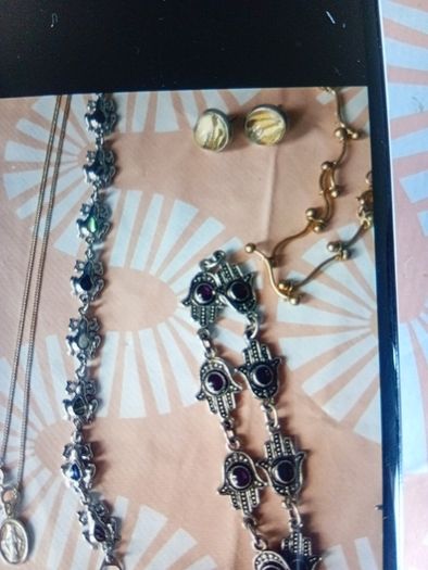 necklace, rings,bracelets, 30 Eur if u take All.There is lot..they Are used.