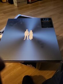 U2 Songs of Experience extra deluxe numbered vinyl n cd boxset