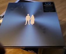 U2 Songs of Experience extra deluxe numbered vinyl n cd boxset