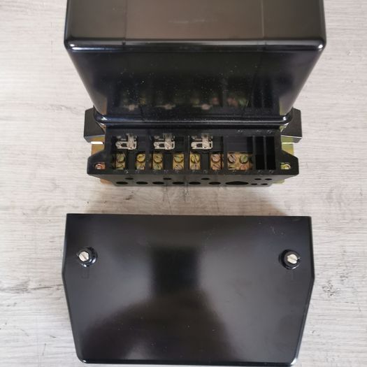 UNITEC Three Phase intermediate meter 230/380 V, 10/40 A, for self-consumption