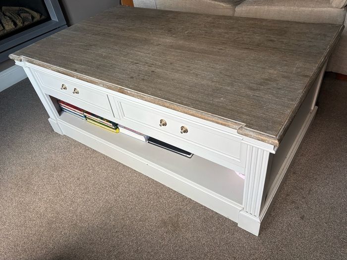 Living room Coffee table
