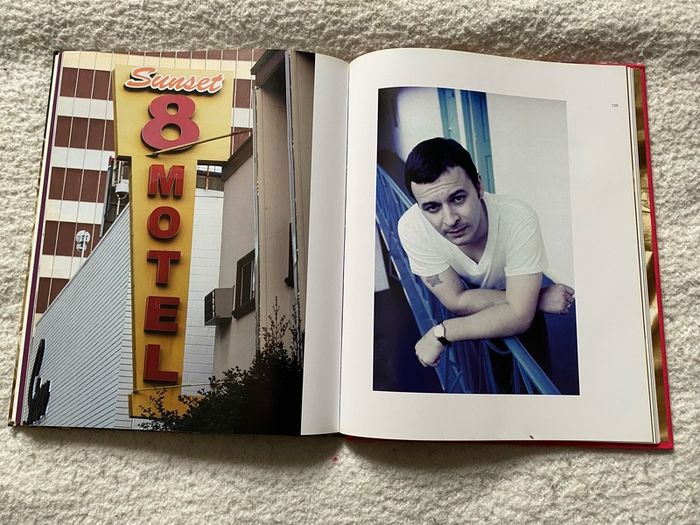 book Assassinated Beauty photographs of the manic street preachers