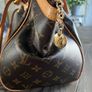 women bag Image 3