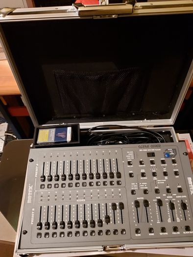 FLYHT PRO SCENE SETTER DC-1224 24 Channel DMX Console in excellent like new condition