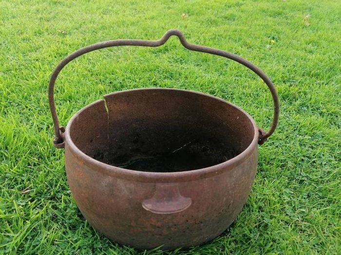 Vintage Cast Iron Pot