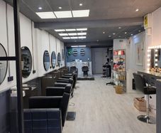 Beauty salon station rental