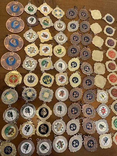 medals (lot of 149) mostly dance medals
