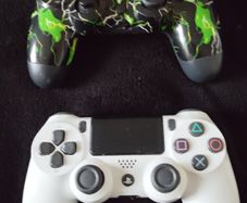 PlayStation 4 controllers