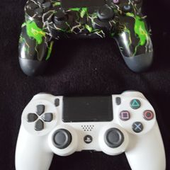 PlayStation 4 controllers