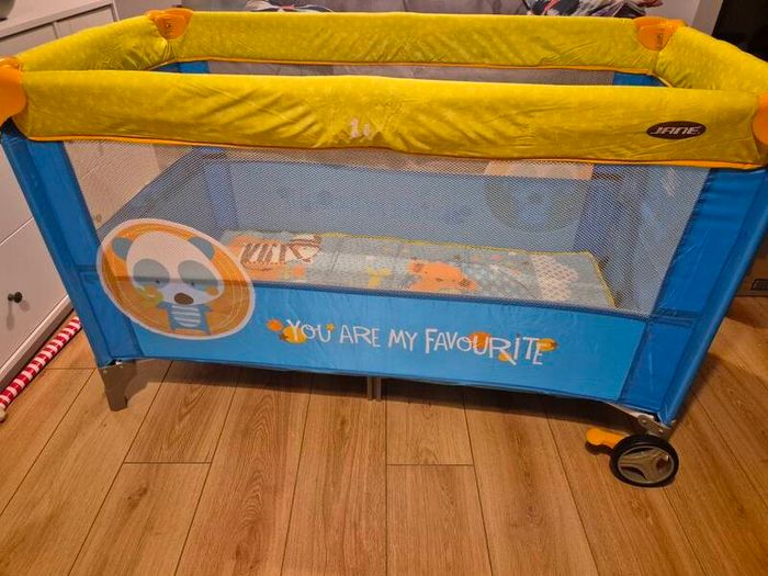travel cot