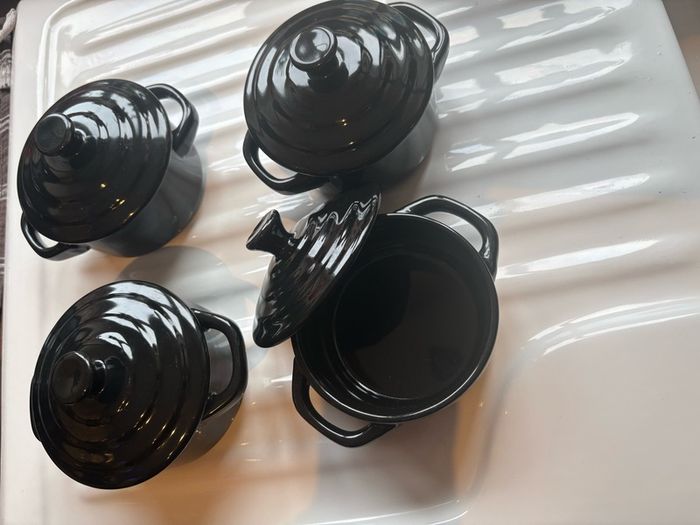 Stoneware pots