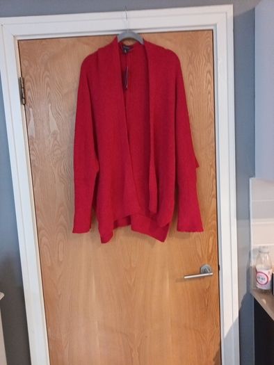 Primark  Red Cardigan.   S.XL - 18-20.   B.N.W.T.