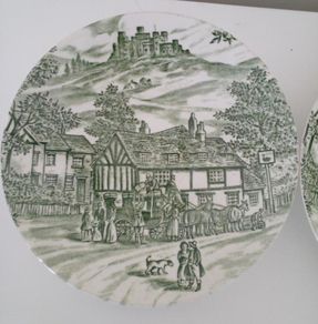 4 x Vintage Broadhurst Tea Plates